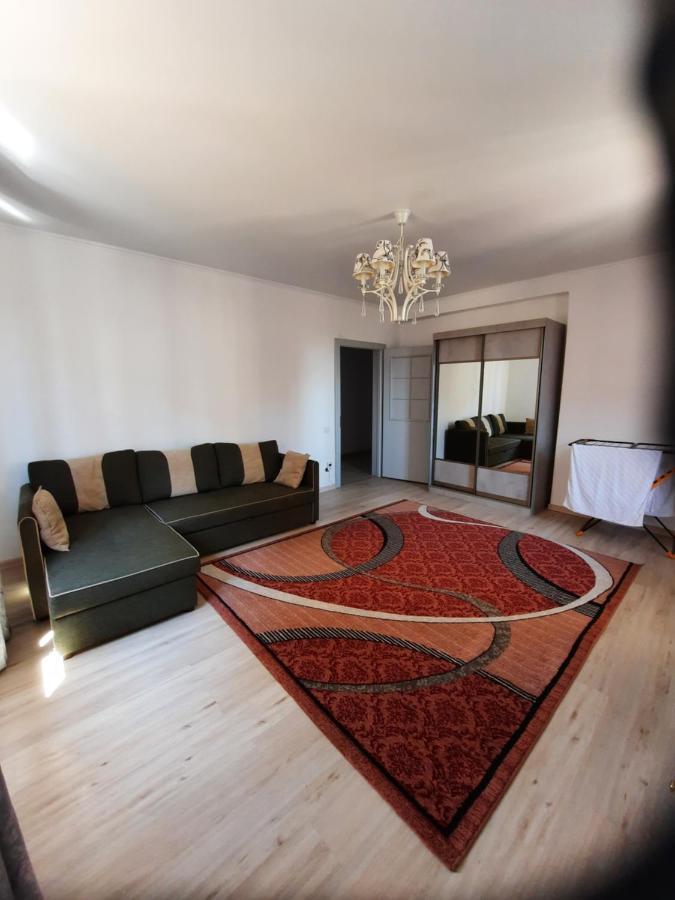 Diplomat - 2 Apartment Bishkek Exterior photo